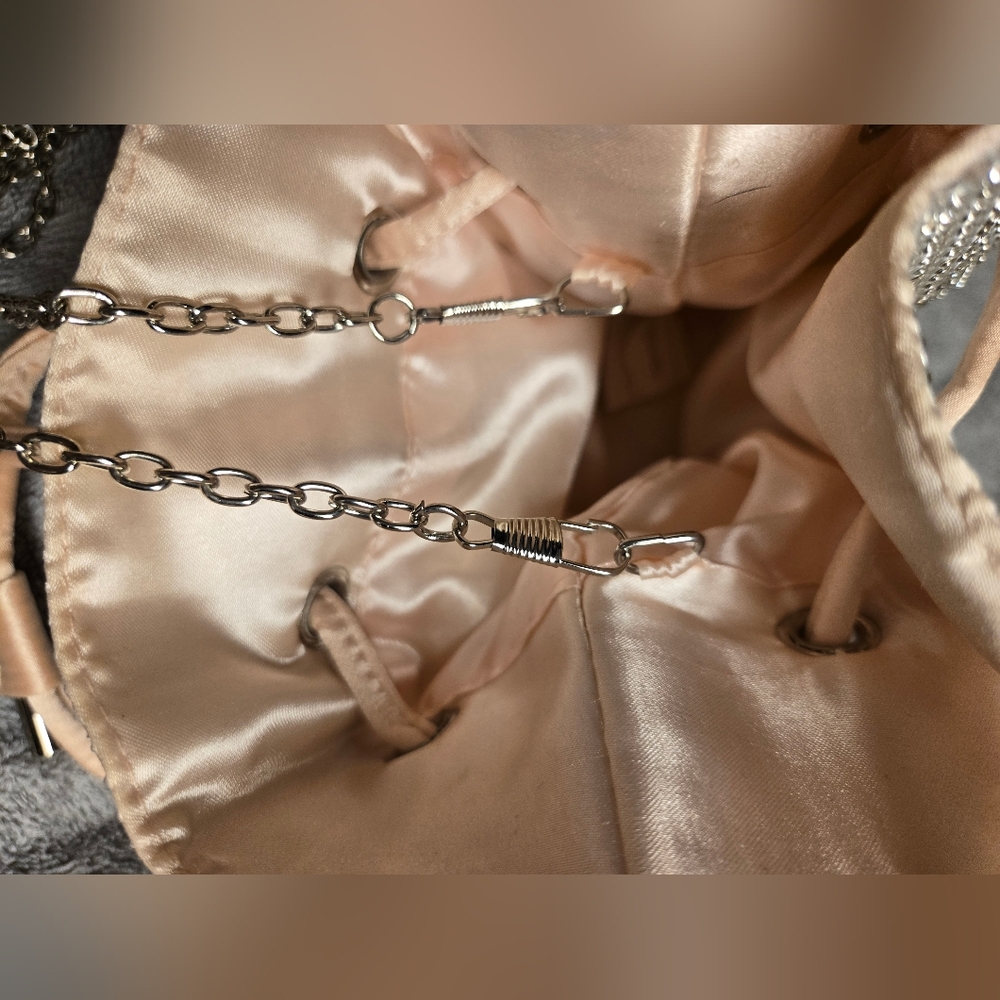 Silver Chain Drawstring Bag - Picture 5 of 7